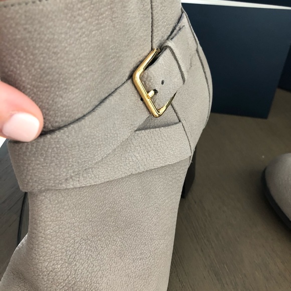 ๐ค๐ต COLE HAAN SIGNATURE LEATHER BOOTIES NWT๐ต๐ค - Picture 5 of 8